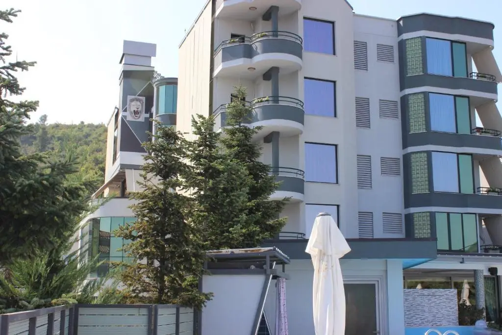 Luandër Hotel